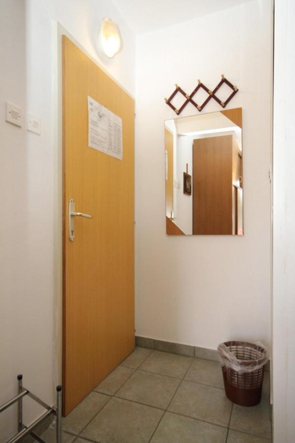 Double Room Mali Losinj 7953B מראה חיצוני תמונה